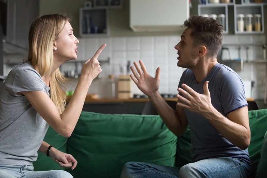 استفاده بیش از حد از تکنولوژی و شبکه‌های اجتماعی